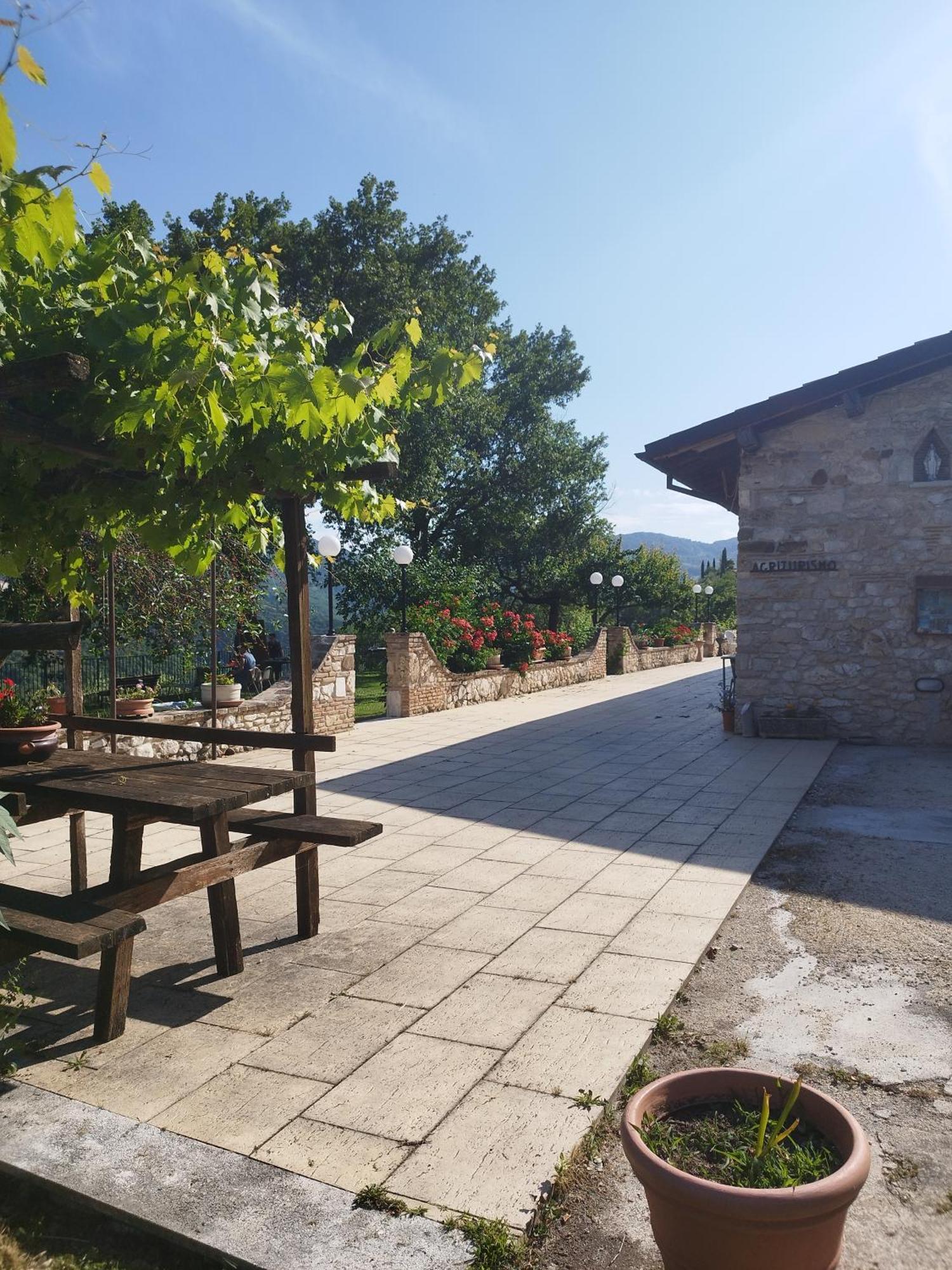 קסטל די טורה Agriturismo Le Cascine מראה חיצוני תמונה