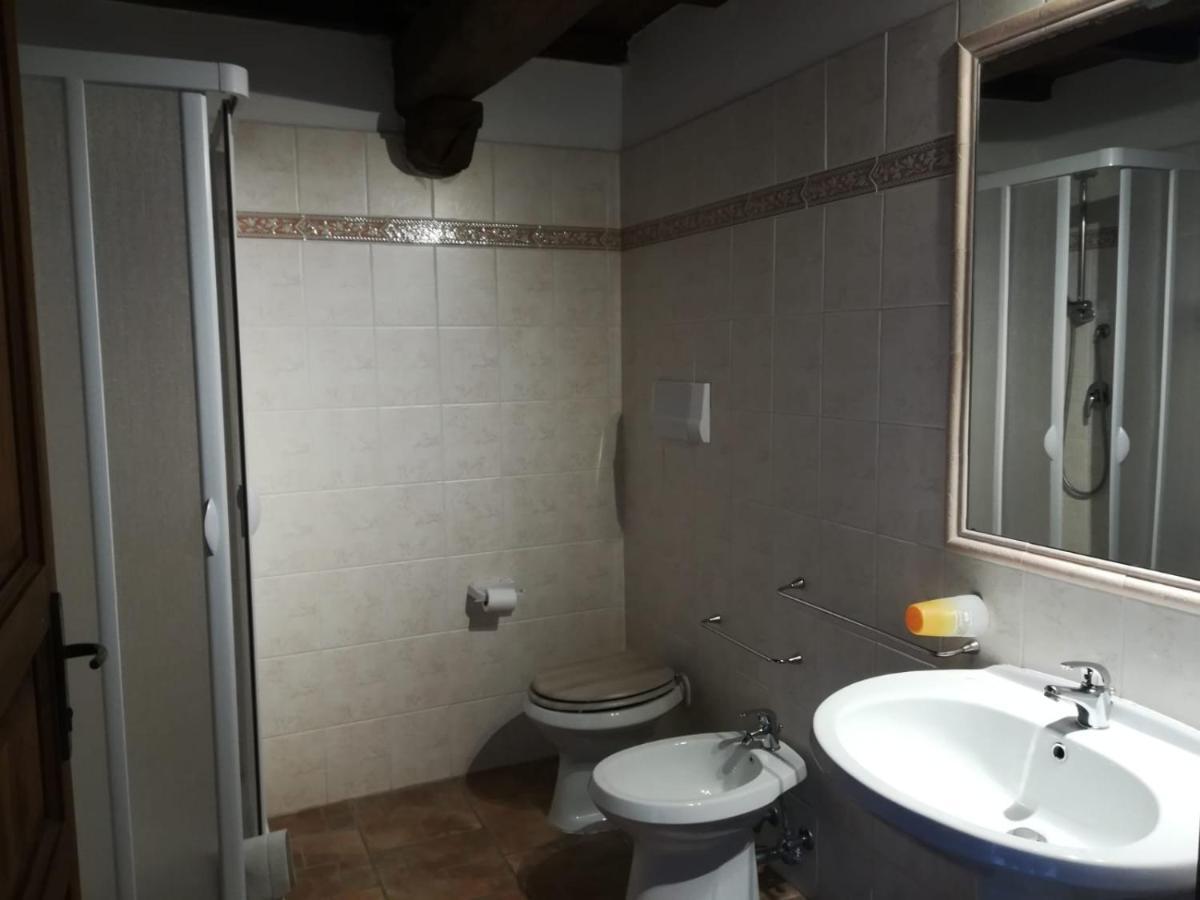 קסטל די טורה Agriturismo Le Cascine מראה חיצוני תמונה